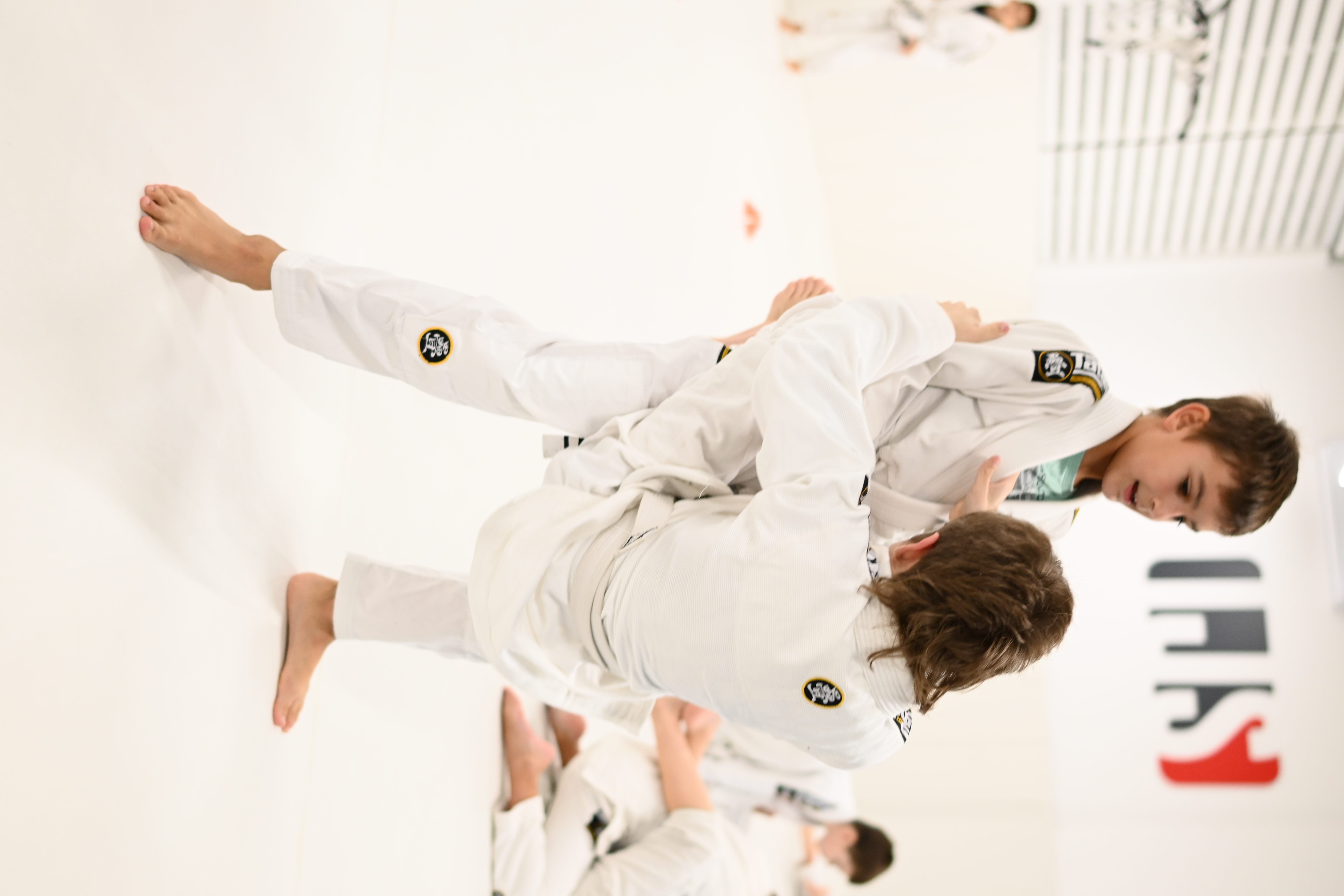 Kids throw technique